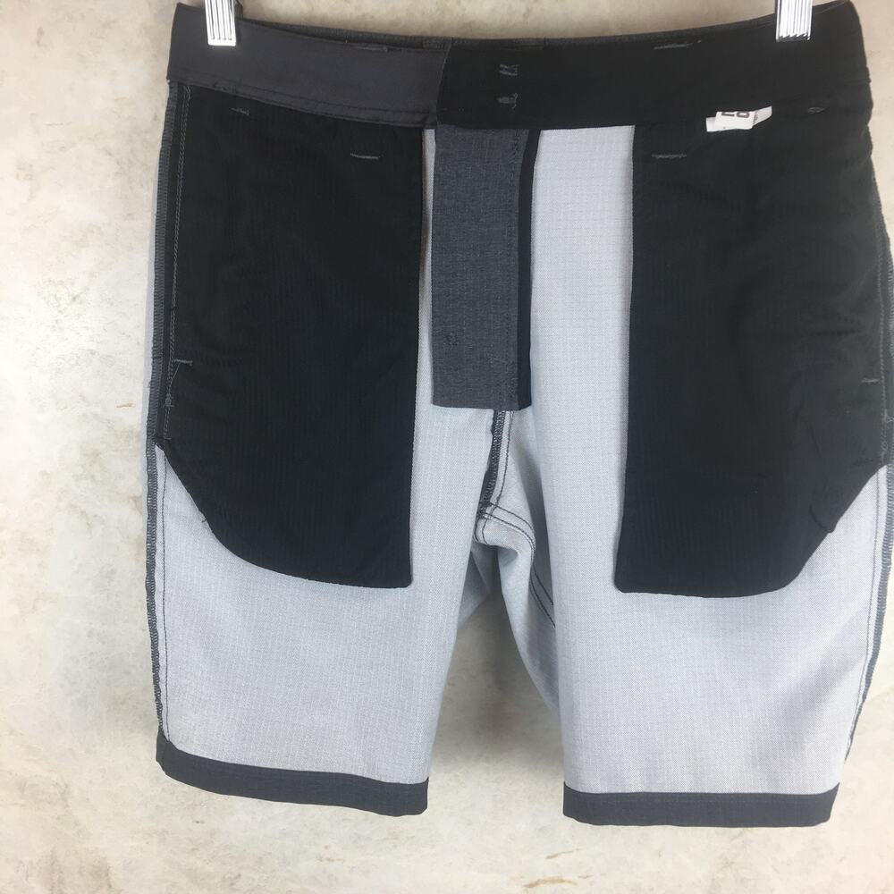 Volcom Gray 4 Way Stretch Board Flat Front Shorts… - image 6